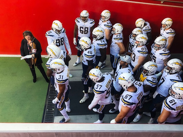 他的一举一 他的一举一